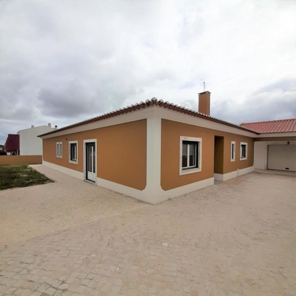 4 Bed  Bungalow For Sale